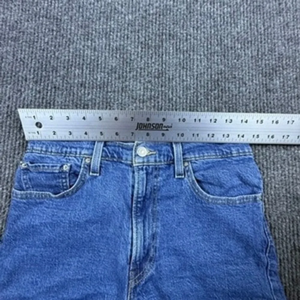 Levis Womens High Waisted Denim Shorts Blue Medium Wash Size 30 Z4519